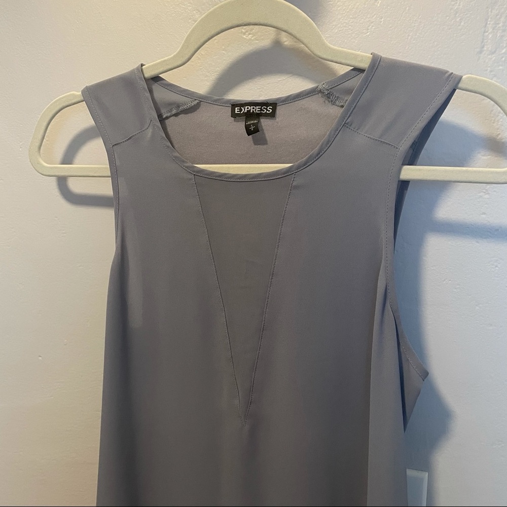 ⭐️ Express sheer v neck tunic